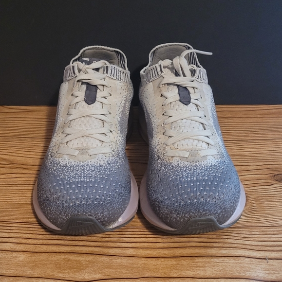 Brooks Levitate running shoes womens size 9.5 sneakers - Picture 2 of 6